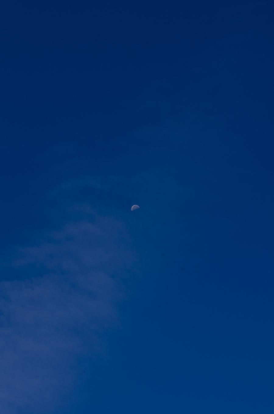  images/moon-2407.jpg 